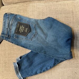 Tummy control Women's Cropped Blue Jeans